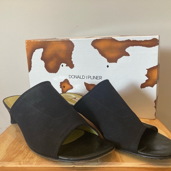 Donald J Pliner Hoppe Black silk elastic / nappa size 7.5 M - Picture 9 of 9